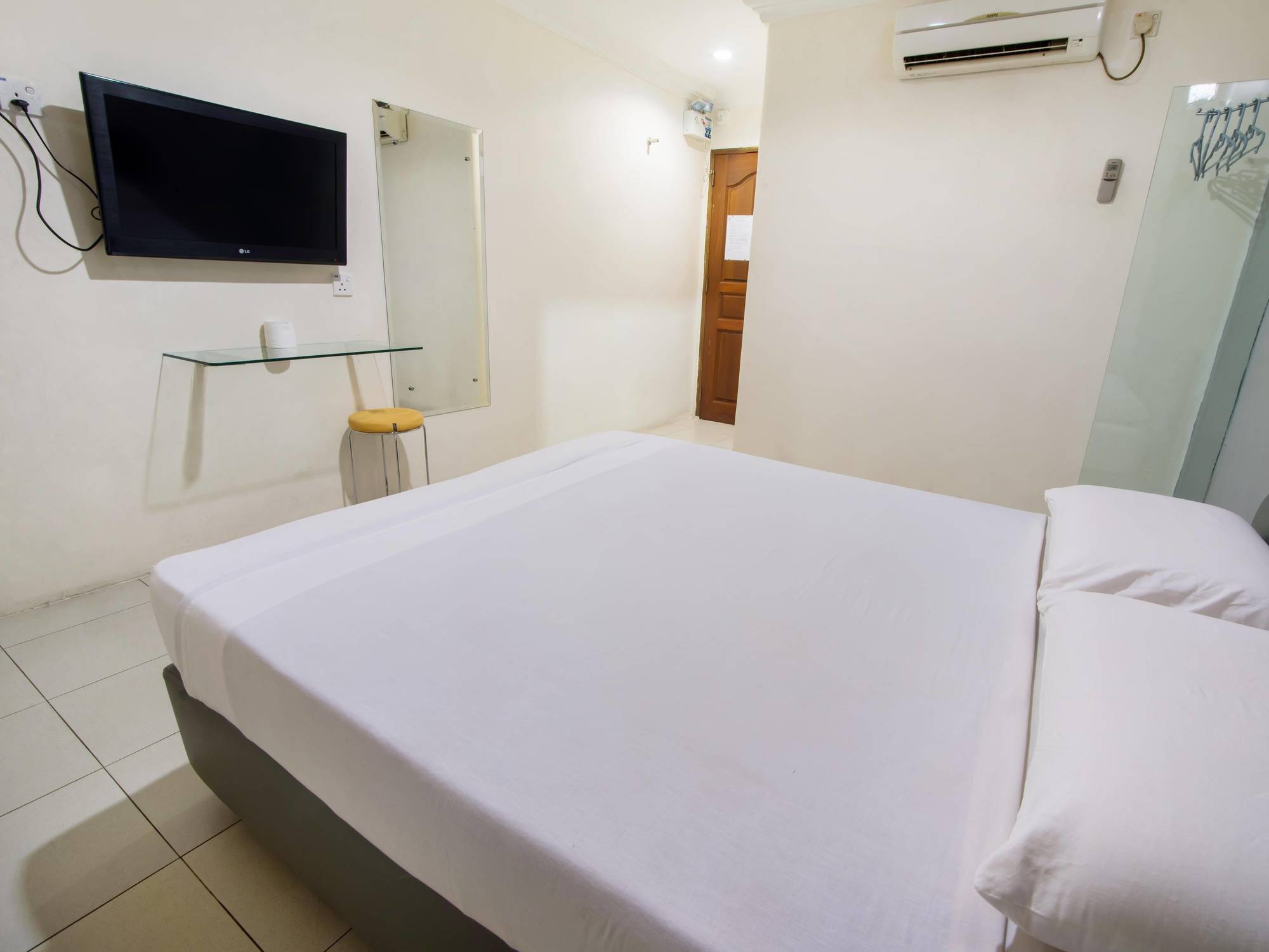 Dju Dju Hotel Batam Exteriör bild