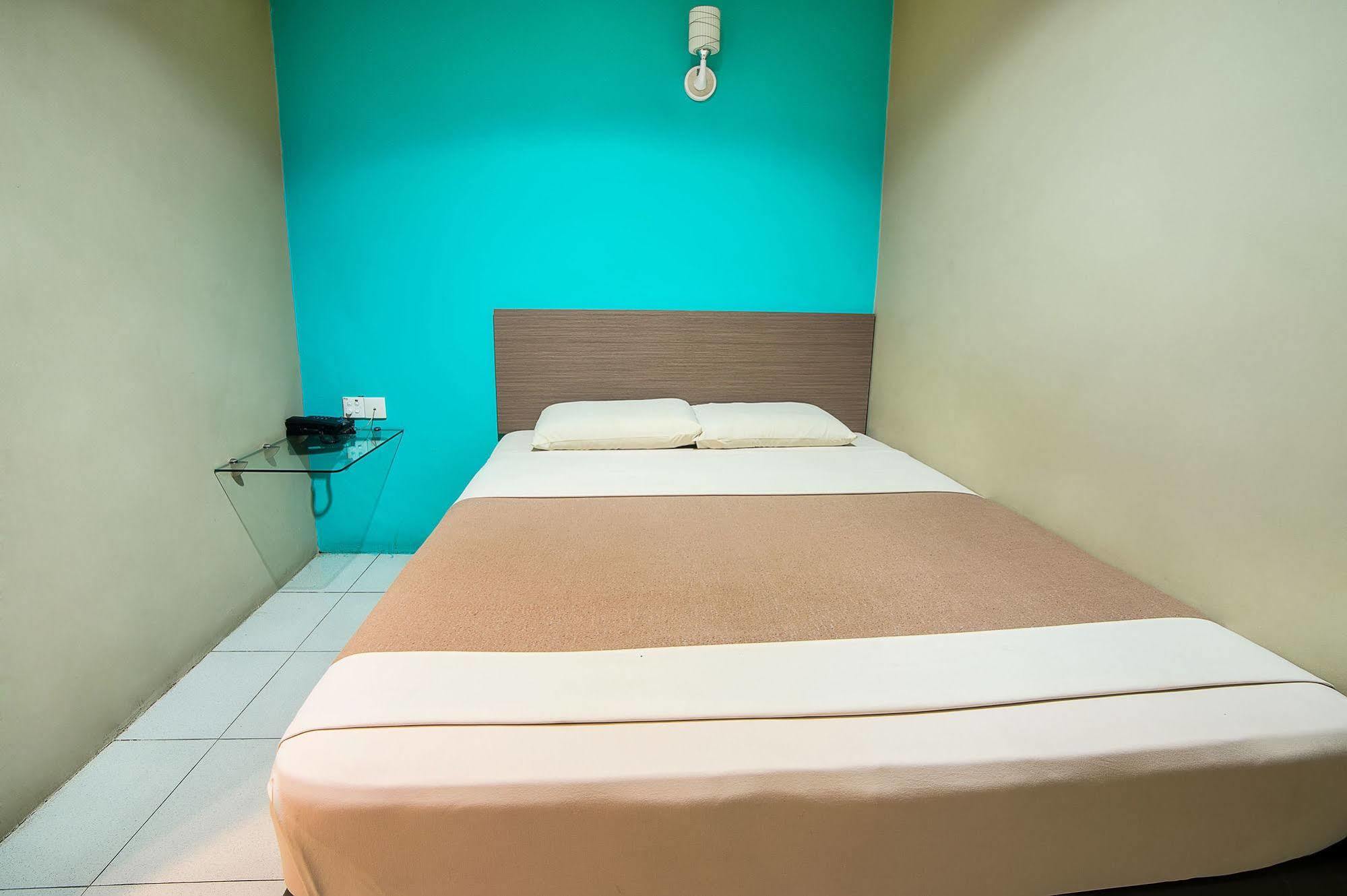 Dju Dju Hotel Batam Exteriör bild