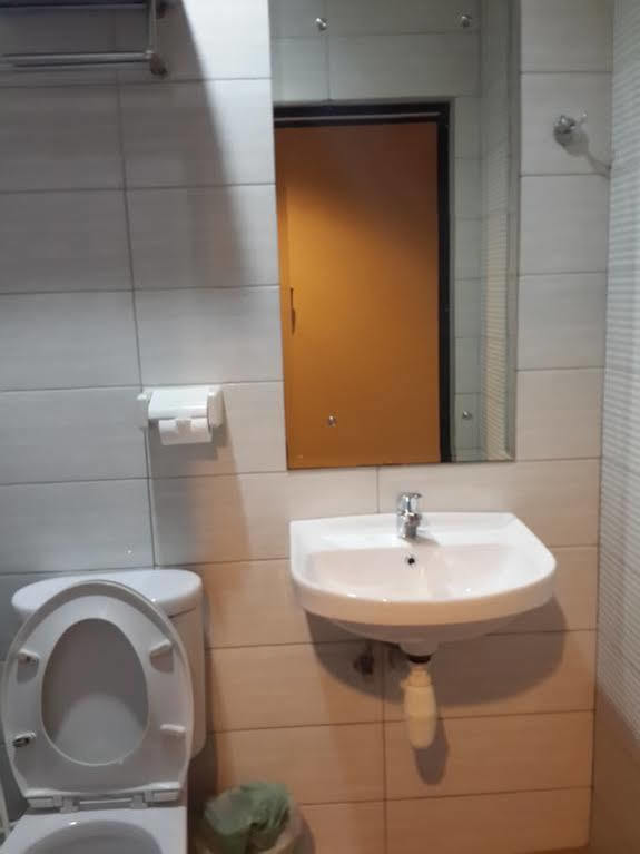 Dju Dju Hotel Batam Exteriör bild